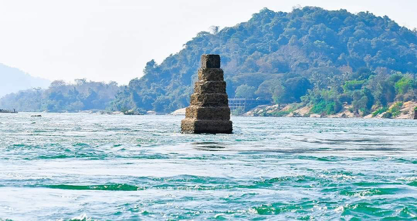 Mekong River Trip to Laos