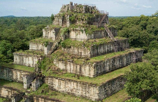 Full Day Private Tour of Koh Ker and Beng Mealea Temples