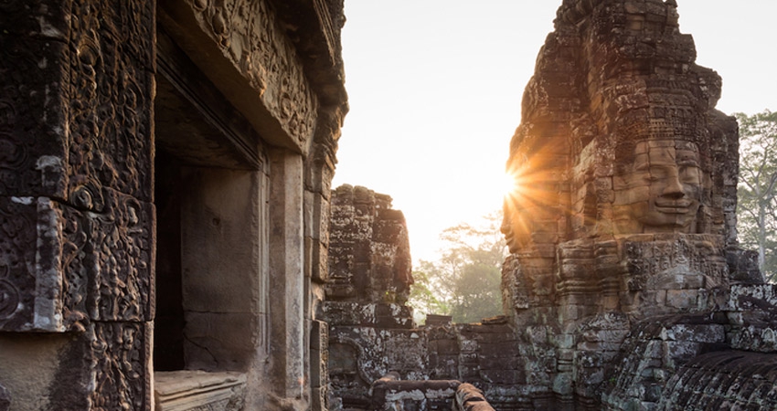 Angkor Wat: Sunrise Tour with Ta Prohm, Bayon, and Angkor Thom